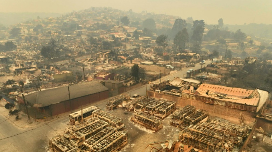 Chile en duelo combate 34 incendios contra el viento y el calor extremo