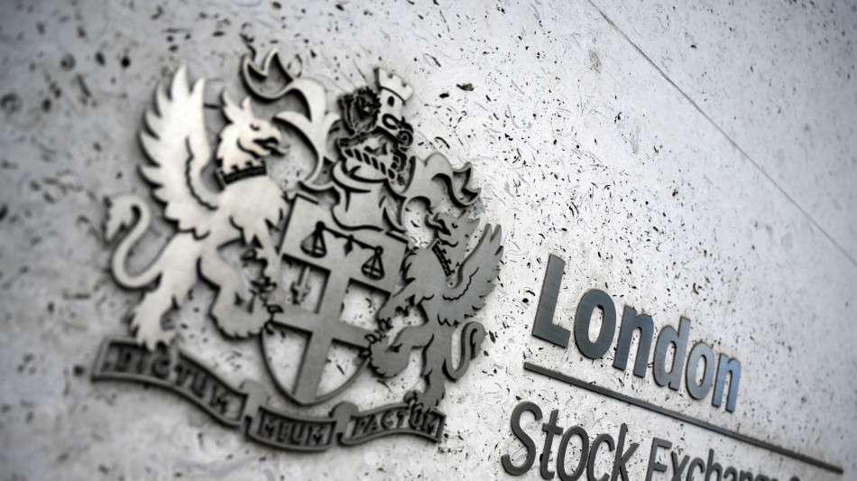 Borsa: l'Europa conclude cauta, Londra +0,1%