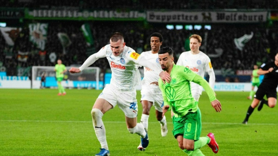 Wolfsburg tropeça com Holstein Kiel e perde chance de se aproximar da zona da Champions