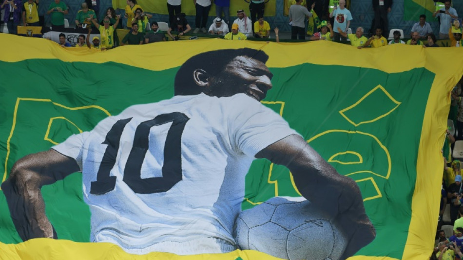 Pele says watching Brazil World Cup match from hospital