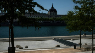 En Europe, la canicule s'atténue dans le sud et se déplace vers l'est, incendie près de Berlin