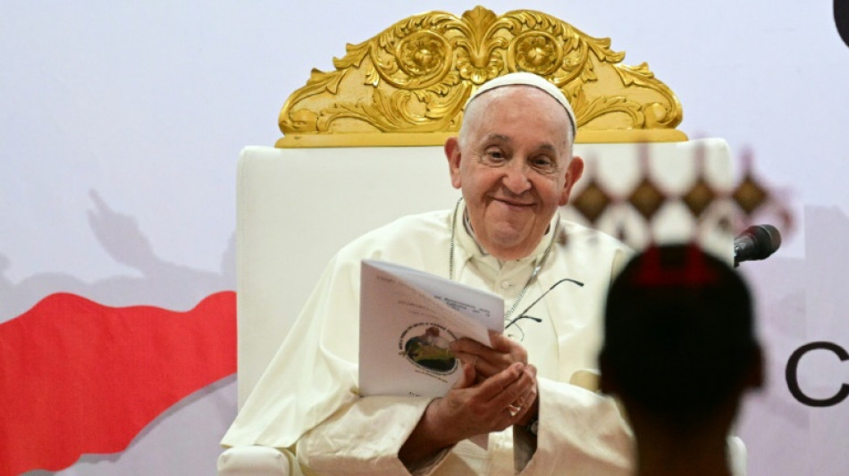 Pope Francis heads to Singapore on final stop of Asia tour