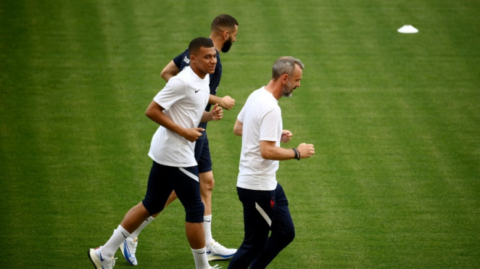 Bleus: Mbappé et Benzema dispensés d'entraînement, comme Koundé, Kanté et Coman