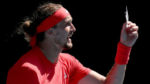 Zverev beats Paul and a feather to reach Melbourne semis