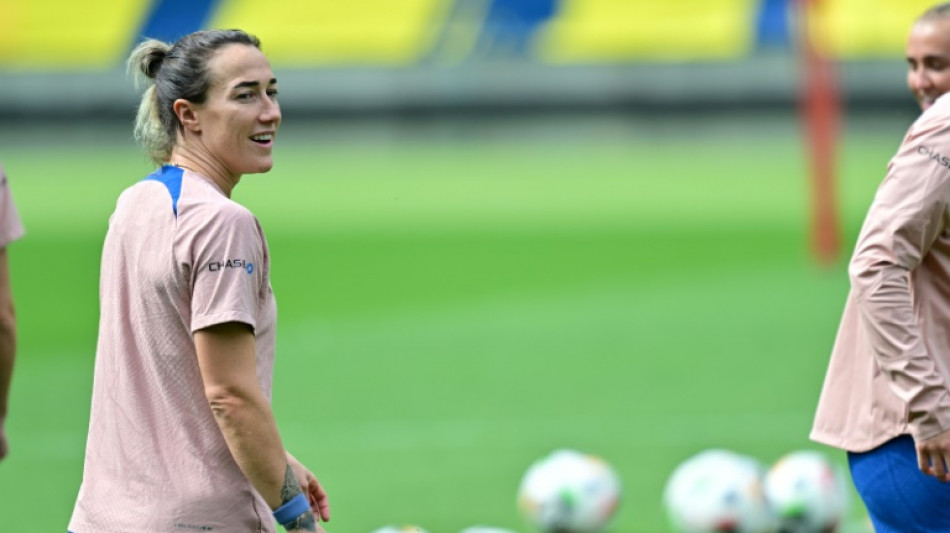 Lucy Bronze deja el Barcelona y ficha por el Chelsea