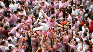 El "chupinazo" da inicio a las fiestas de San Fermín en Pamplona