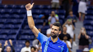 Djokovic disfruta un regreso triunfal a un Abierto de EEUU con sorpresas