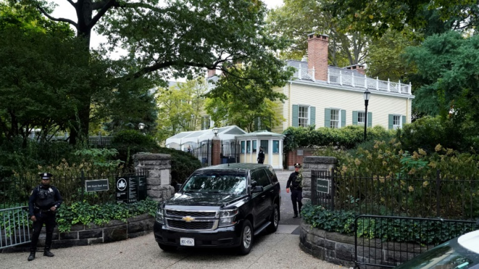 Federal agents raid New York mayor's residence after indictment