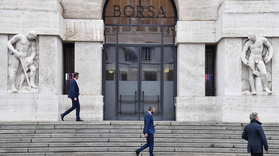 Borsa: Milano avanza con Hera, Bper e Unipol, male Ferrari