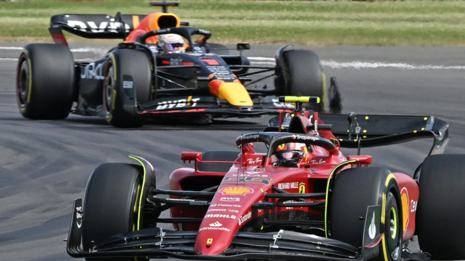 Sainz gewinnt in Silverstone