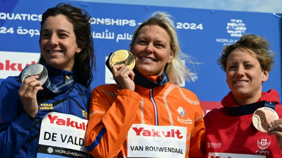 Oro para la neerlandesa Van Rouwendaal en 10 km en el Mundial de natación, la española De Valdés plata