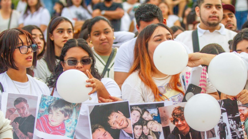 Fanáticos de todo el mundo rinden homenaje al ex One Direction Liam Payne tras su muerte