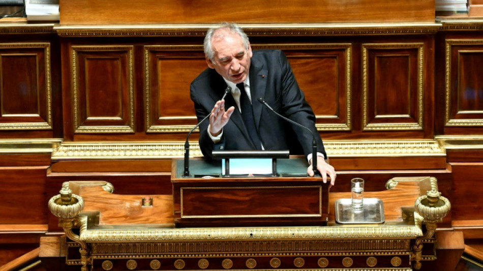 Retraites, Éducation: Bayrou fait deux concessions au PS