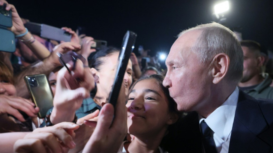 Kremlin insiste em que Putin tem 'impressionante' apoio popular após motim