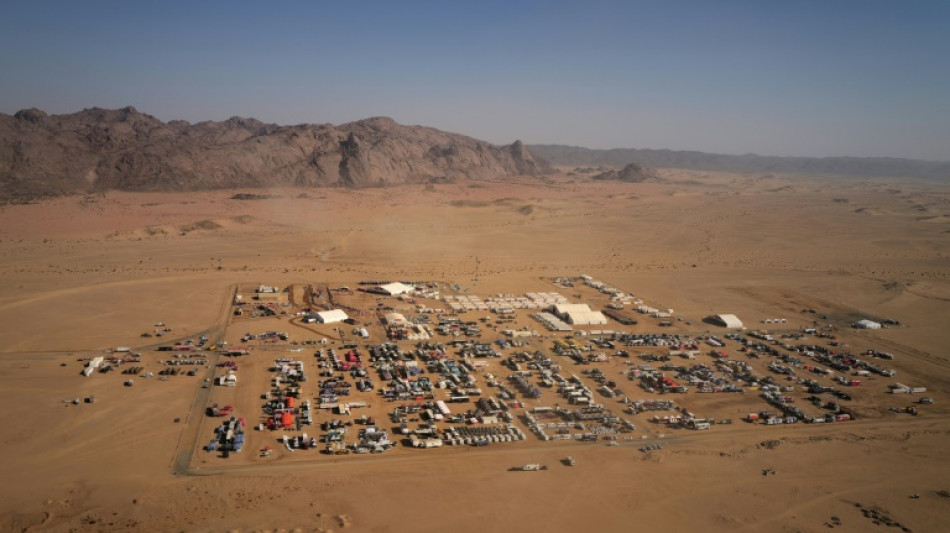 Dans l'hélicoptère du directeur du Dakar, la course surveillée du ciel