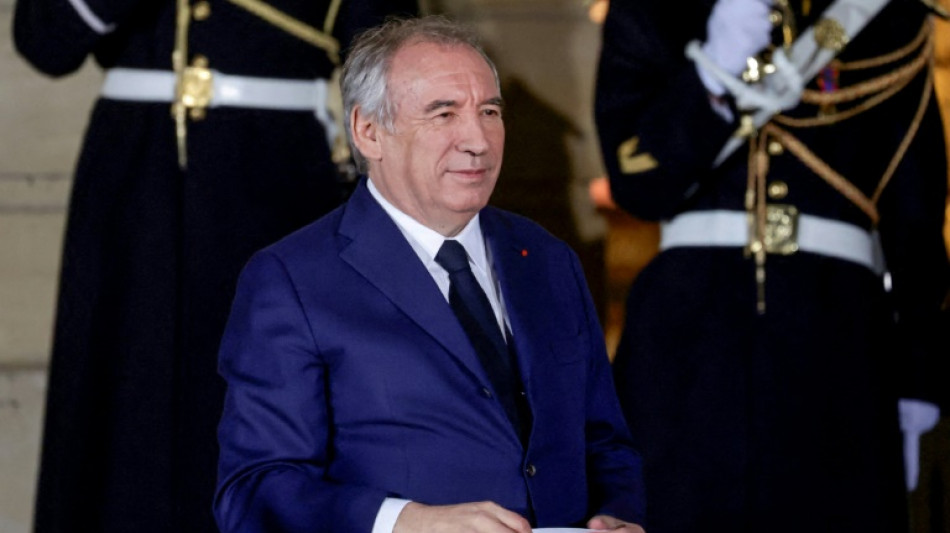 Au lendemain de sa nomination, Bayrou entame ses consultations à Matignon