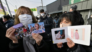 Corée du Sud: la star de BTS Jin rejoint l'armée et marque la fin d'une ère