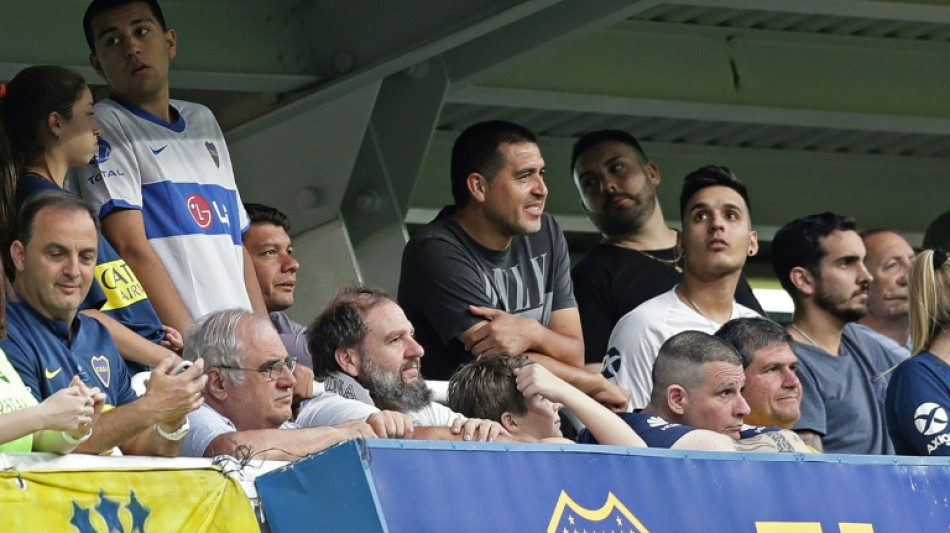 Riquelme lidera la protesta de miles de simpatizantes de Boca por la susepensión de las elecciones