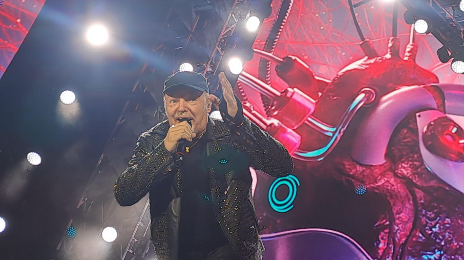 Vasco Rossi, cercherò di dare una mano a chi ha perso tutto a LA