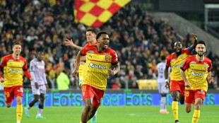 Lens vence Monaco (3-0) e assume vice-liderança provisória do Francês