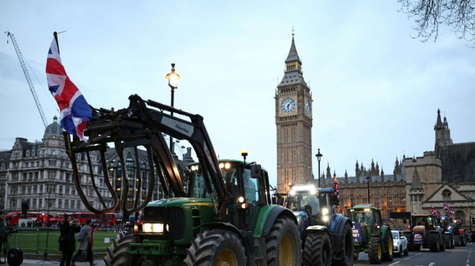 Des milliers d'agriculteurs à Londres contre un projet de taxe sur la succession