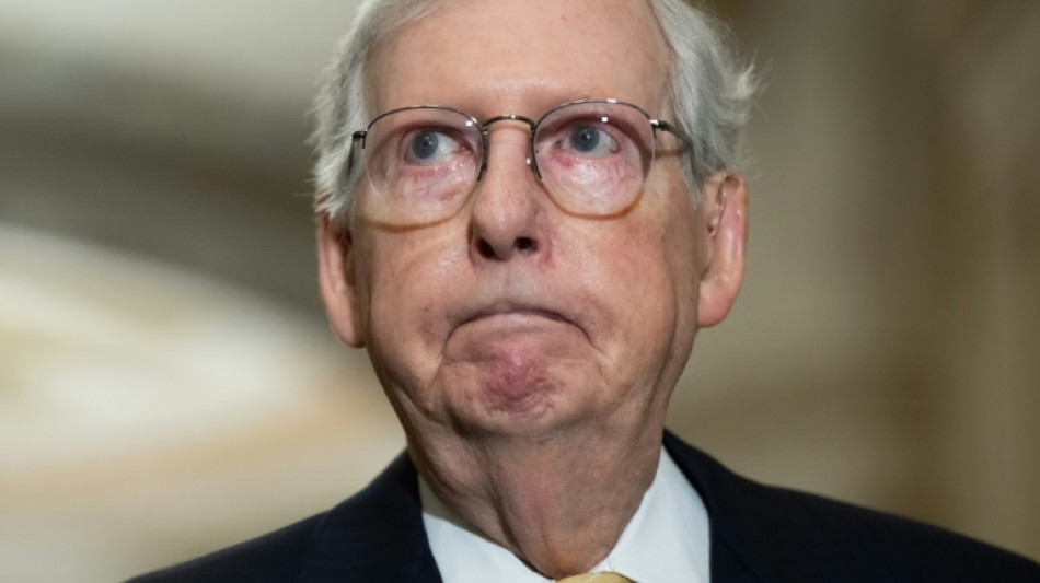 Líder republicano McConnell volta a sofrer ausência durante coletiva