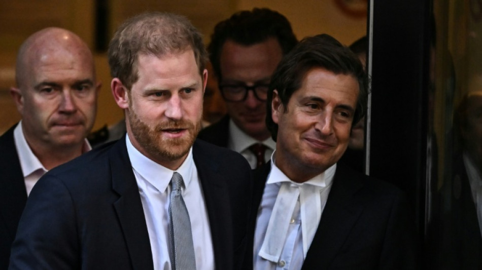 Ouverture retardée pour le procès du prince Harry contre les tabloïds de Murdoch