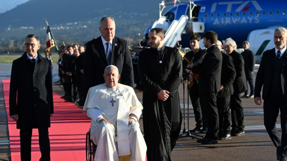 Papst Franziskus zu historischem Besuch auf Korsika eingetroffen